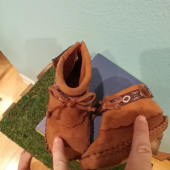 Genuine Kids Girl's Shannon moccasins size 5 - Picture 7 of 8